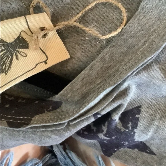 Easel star print top! - Picture 6 of 10